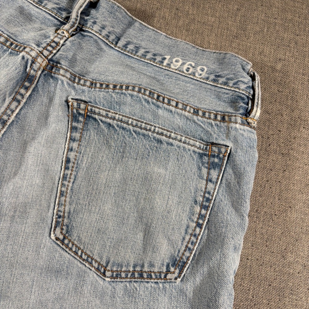 Gap 1969 Standard Jeans Mens 34x30 Pale‎ Blue Faded Distressed Straight Leg